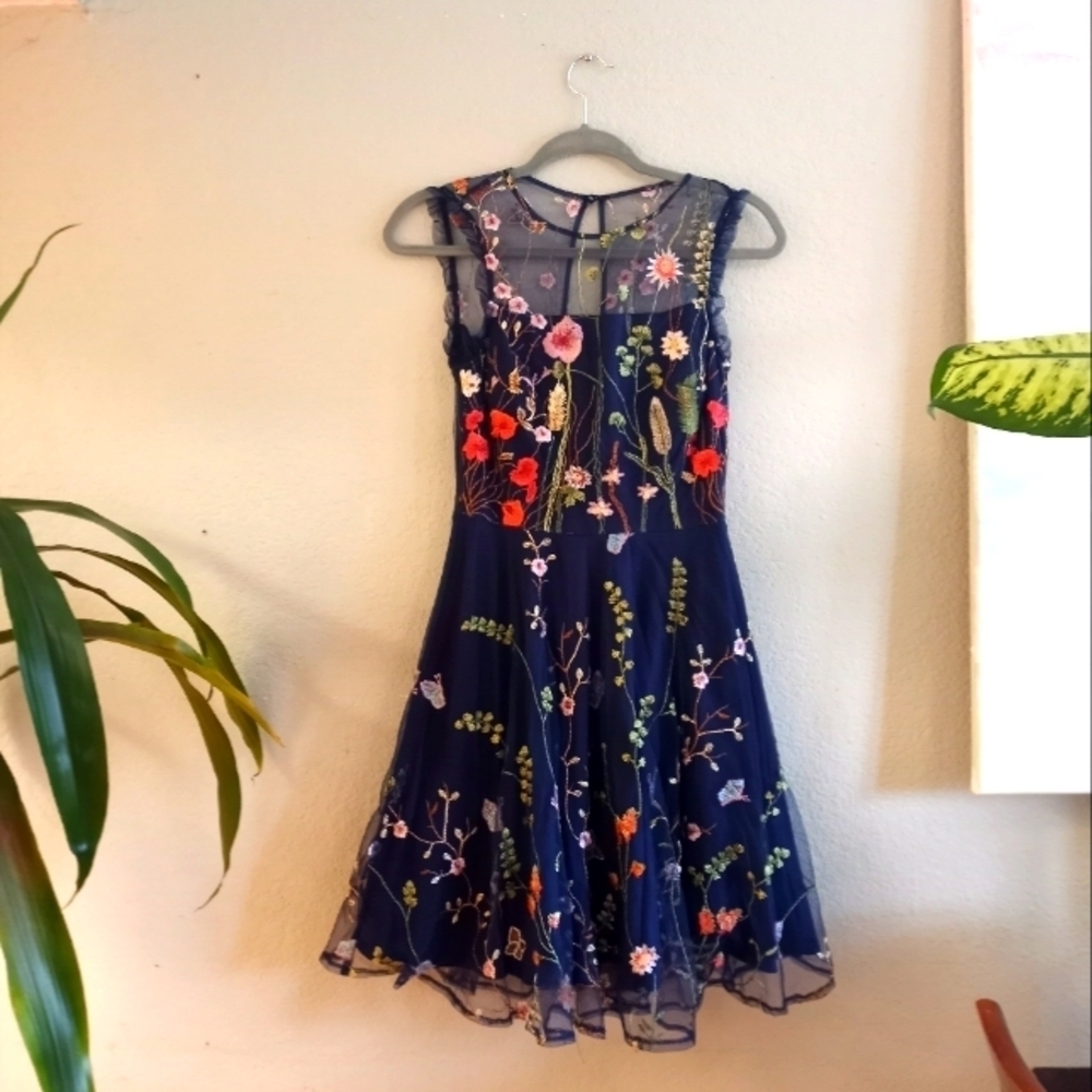Morgan & Co Embroidered Floral Sheer Mesh Overlay Illusion Neckline Fairy Dress - Picture 3 of 8